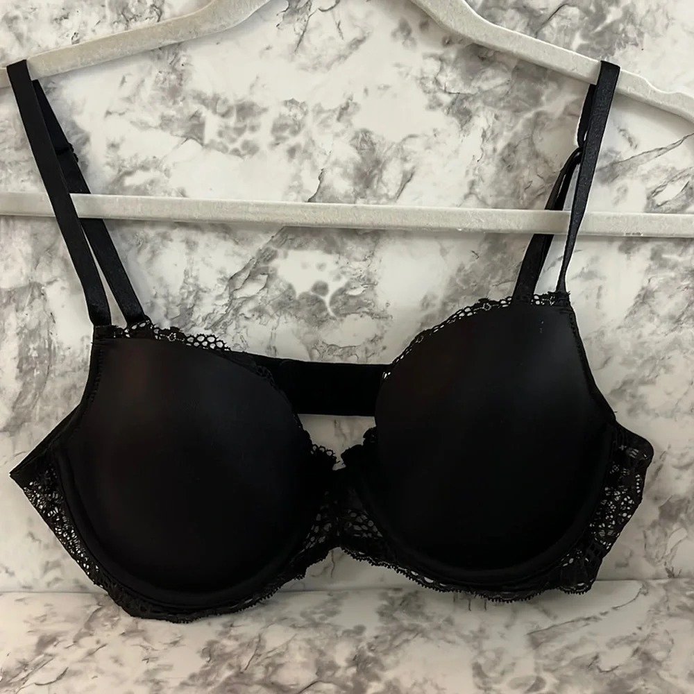Dkny here black